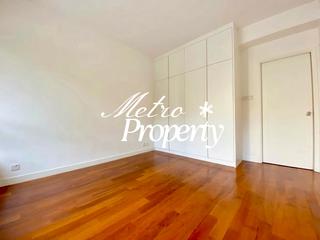 The Peak - Mount Austin Estate 12