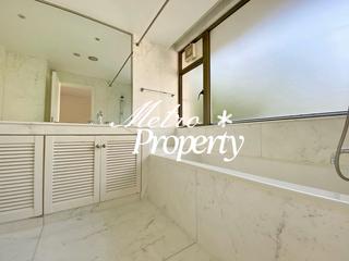 The Peak - Mount Austin Estate 15