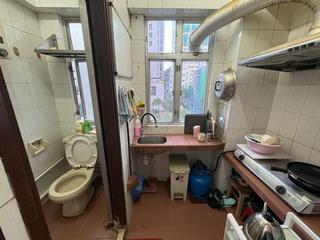 Sai Ying Pun - 220, Queen's Road West 09
