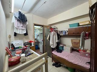 Sai Ying Pun - 220, Queen's Road West 11