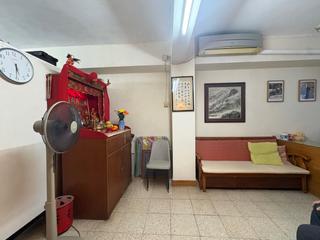 Sai Ying Pun - 220, Queen's Road West 16