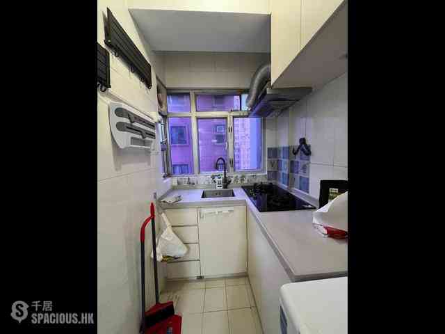 Sai Ying Pun - Fung Yat Building 02