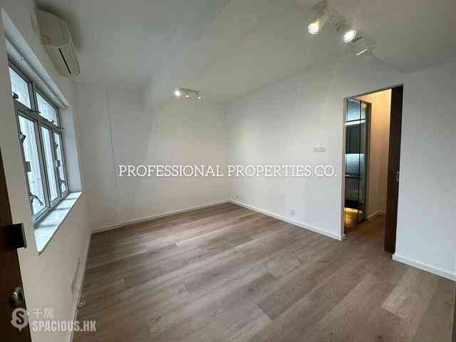 Sai Ying Pun - 1C, High Street 04