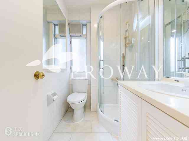Mid Levels West - Realty Gardens Vienna Court (Block 5) 11