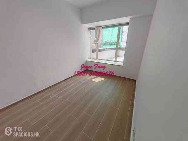 Soho - Centrestage 03