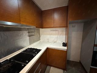 Sai Ying Pun - Island Crest 10