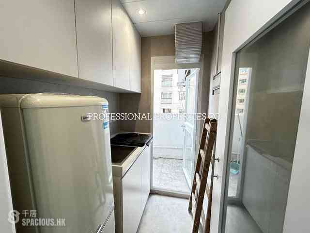 Wan Chai - Vincent Mansion 06