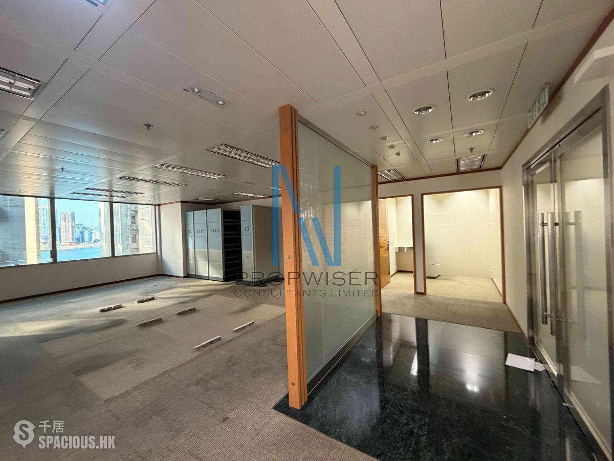 Sheung Wan - Cosco Tower 01