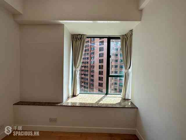 Mid Levels Central - Hillsborough Court Block 1 08