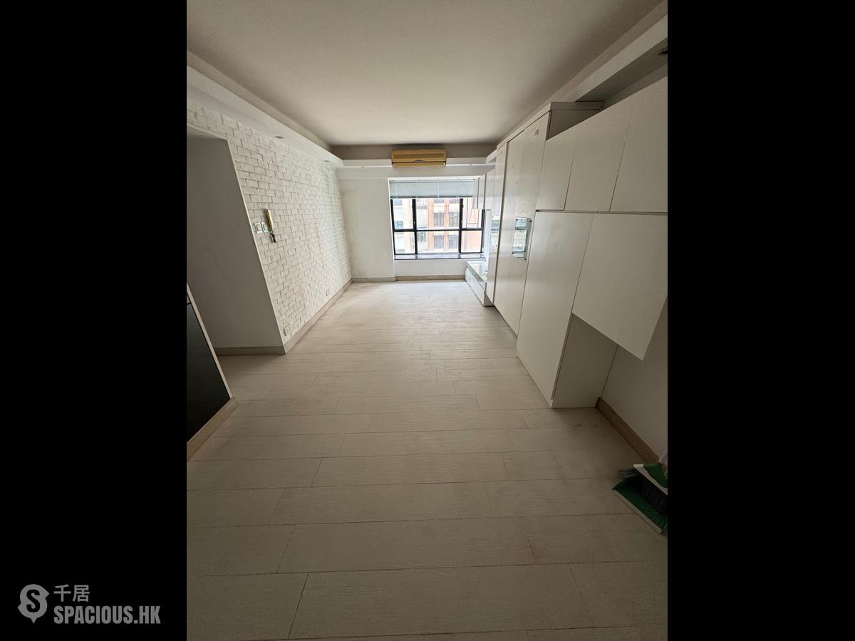 Mid Levels Central - The Grand Panorama 01