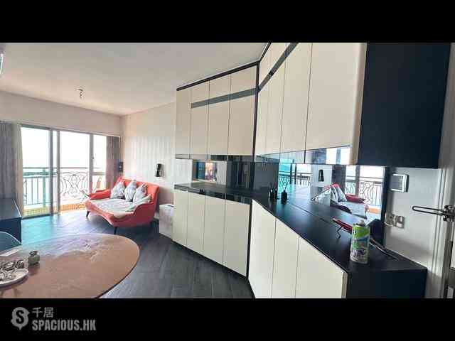 Kennedy Town - The Merton 03