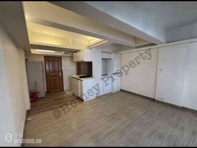 Soho - 68-70A, Hollywood Road 05