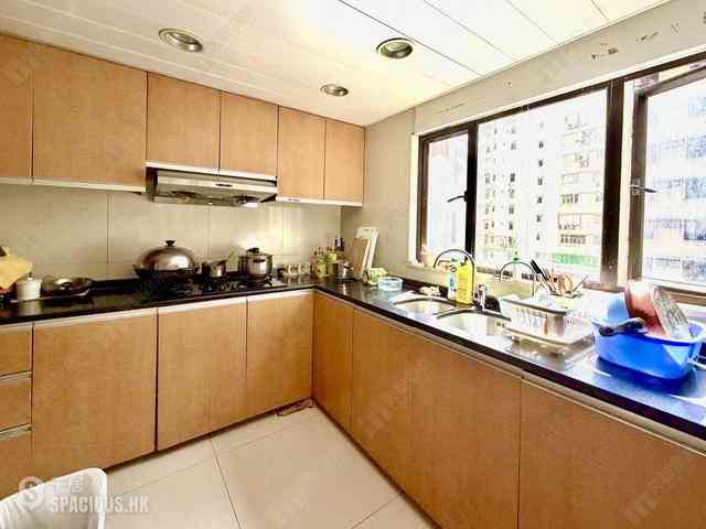 Sai Ying Pun - Ning Yeung Terrace Block A 04