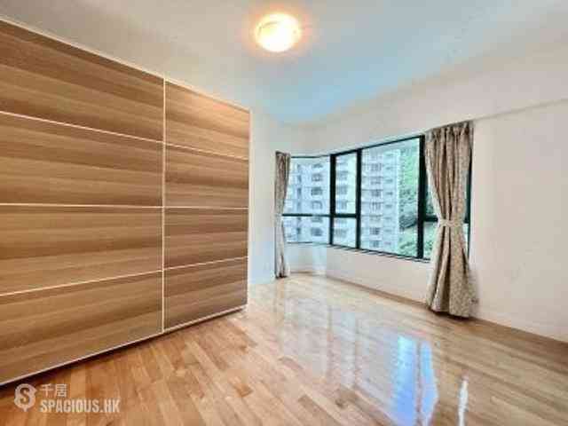 Mid Levels Central - Hillsborough Court 07