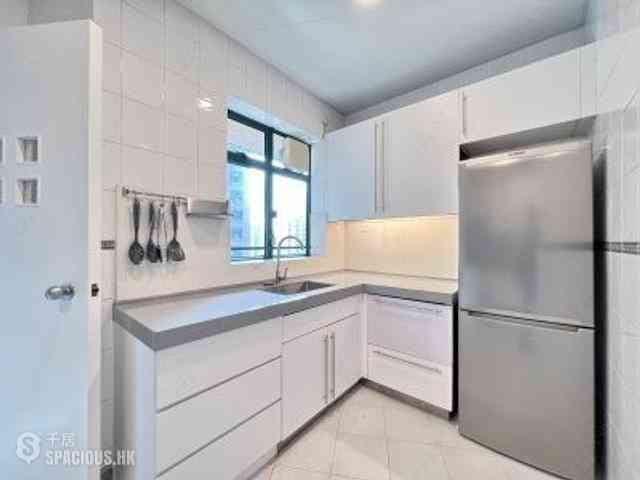 Mid Levels Central - Hillsborough Court 05