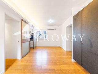 Stubbs Road - Miramar Villa 03
