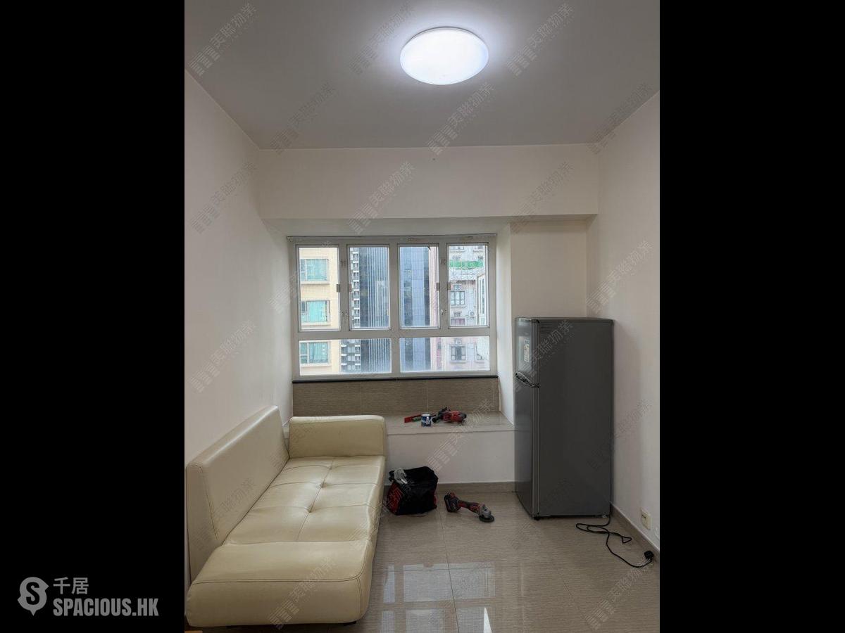 Wan Chai - Silvervale Mansion 01