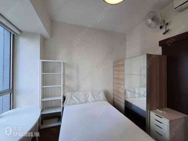 Wan Chai - The Avenue Phase 2 Block 2 05