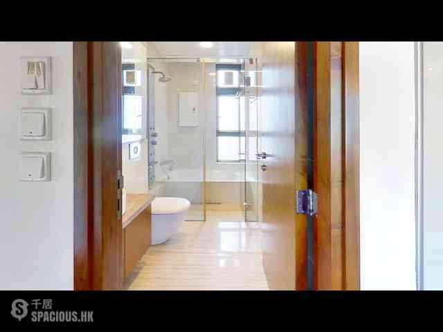 Kowloon Tong - The Ultimate 17
