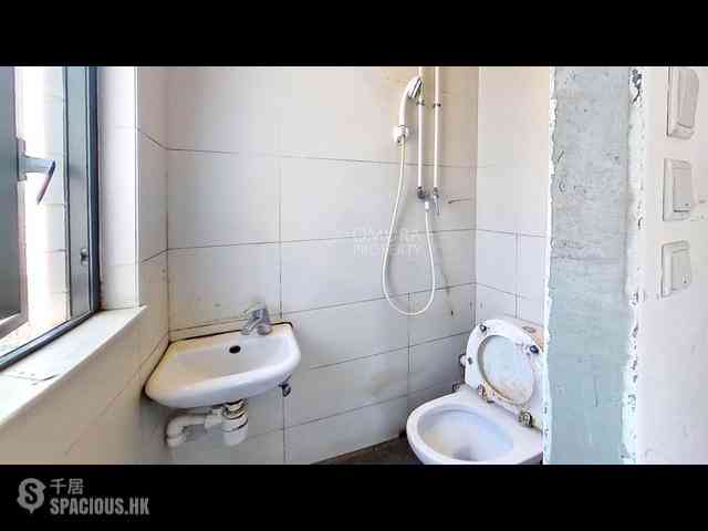 Kowloon Tong - The Ultimate 18