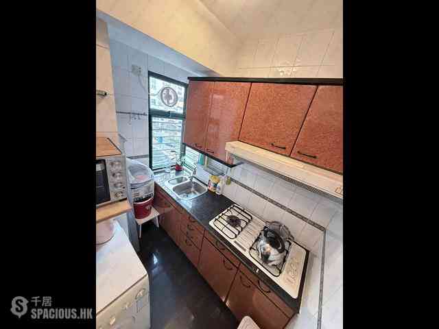 Mid Levels West - Peaksville Block 1 05
