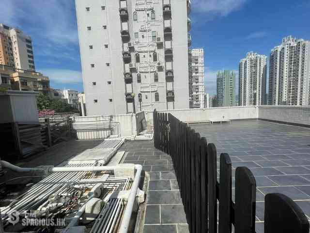 Tai Hang - Morengo Court 03