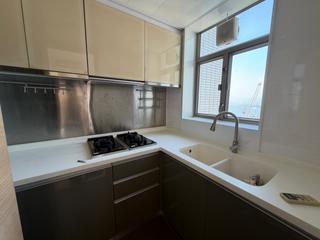 Sai Ying Pun - Island Crest Block 1 04