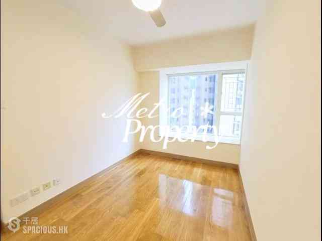 Soho - Centrestage 14