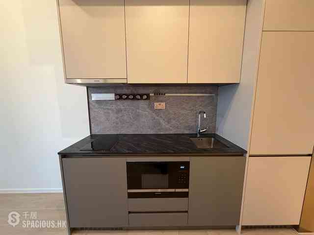 Sai Ying Pun - Des Voeux W Residence 05