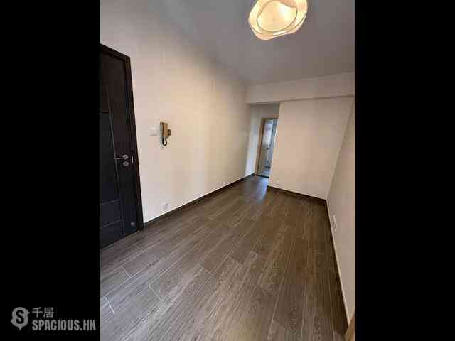 Mid Levels Central - Good View Court 02