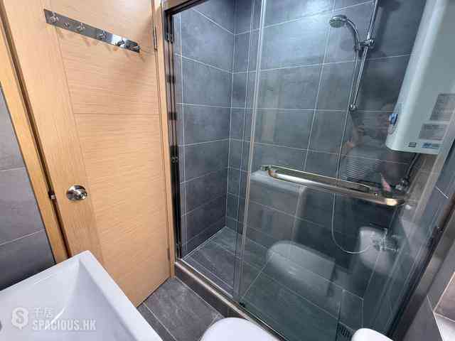 Mid Levels Central - Good View Court 05