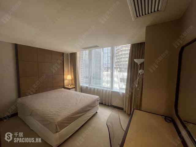 Wan Chai - Convention Plaza Apartments 03