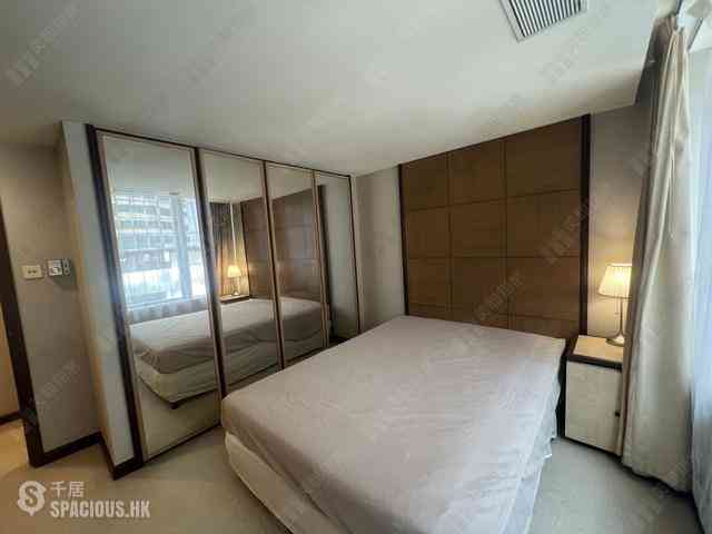 Wan Chai - Convention Plaza Apartments 04
