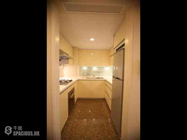 Wan Chai - Convention Plaza Apartments 03