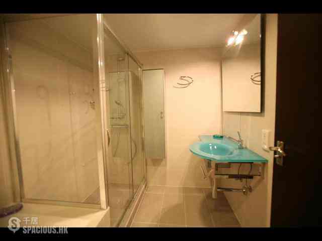 Wan Chai - Convention Plaza Apartments 05