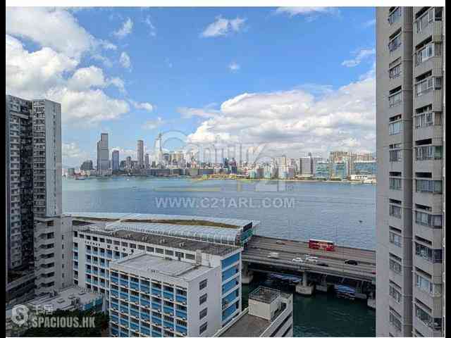 North Point - The Harbourside 01