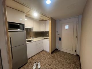Wan Chai - Convention Plaza Apartments 06