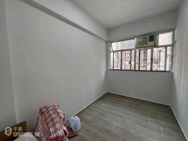 Sai Ying Pun - Tone Hing Building 05
