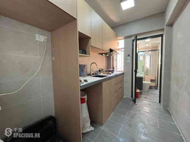 Sai Ying Pun - Tone Hing Building 08