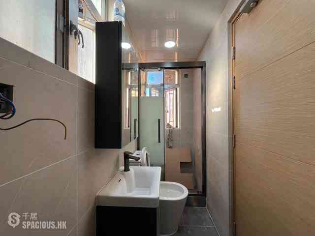 Sai Ying Pun - Tone Hing Building 09