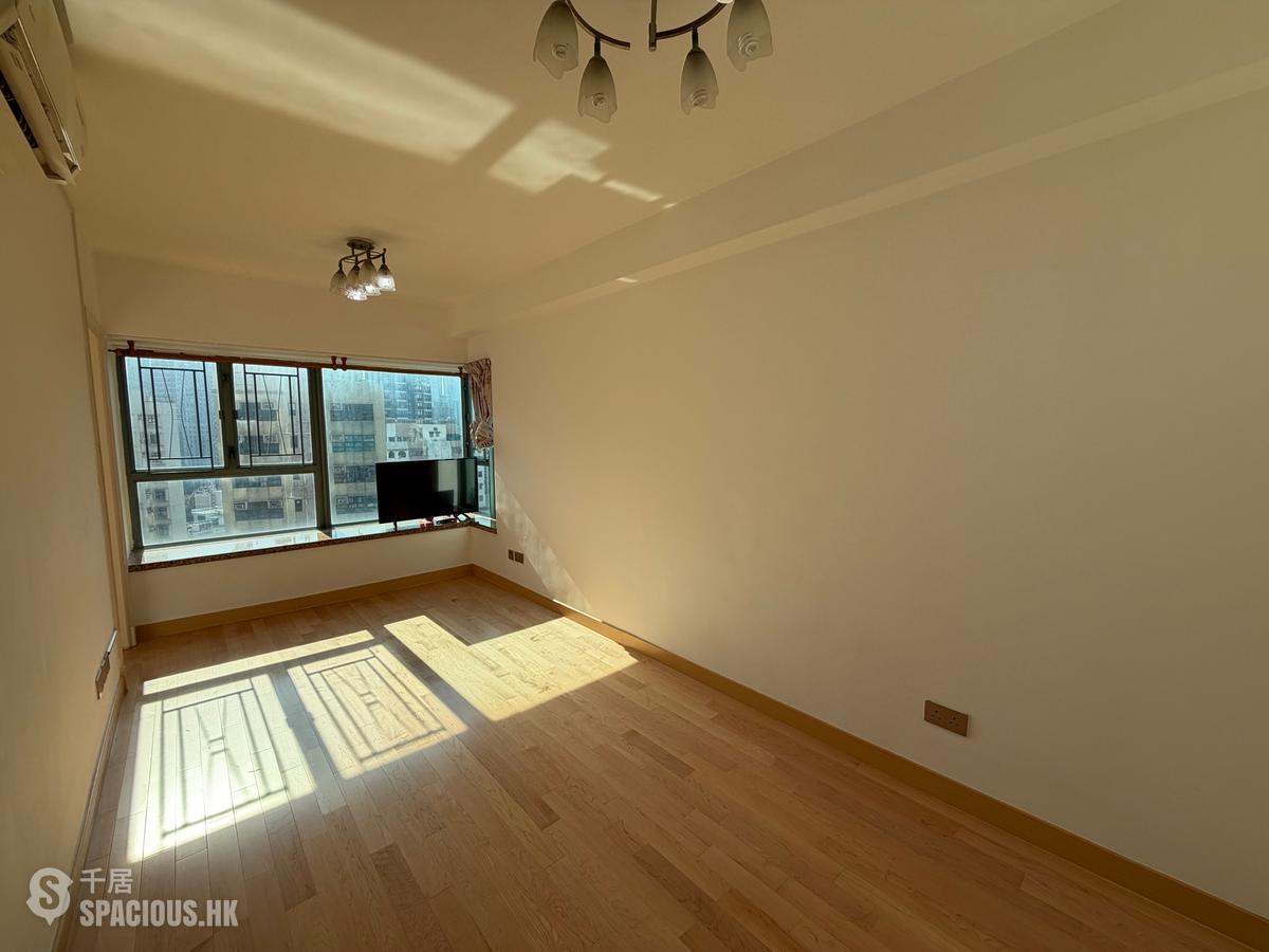Sheung Wan - Queen's Terrace Block 1 01