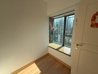 Sheung Wan - Queen's Terrace Block 1 02