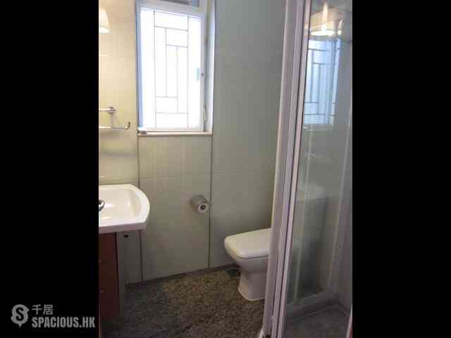 Quarry Bay - The Orchards Block 2 06