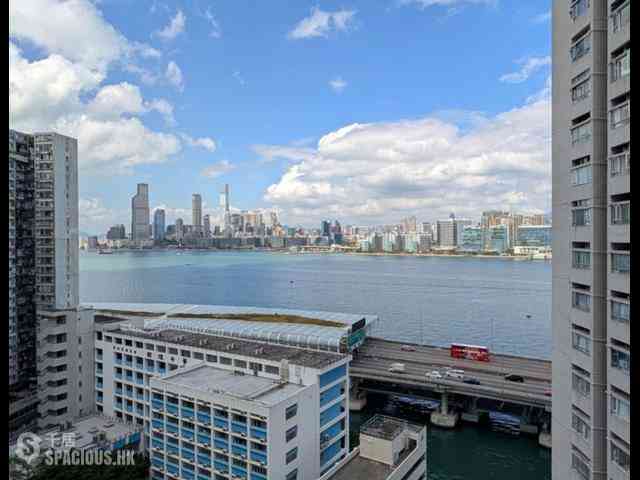North Point - The Harbourside 01