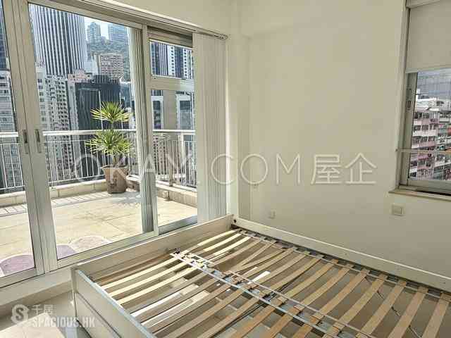 Wan Chai - Hip Sang Building 08