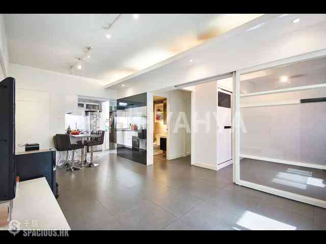 Sheung Wan - Shun Loong Building 01