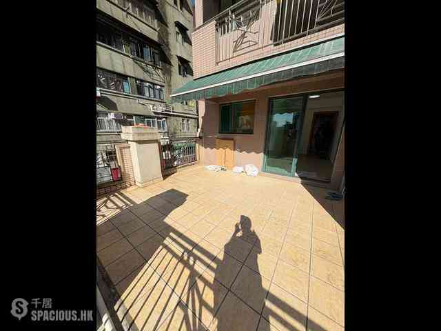 Yau Ma Tei - Yau On Court 05