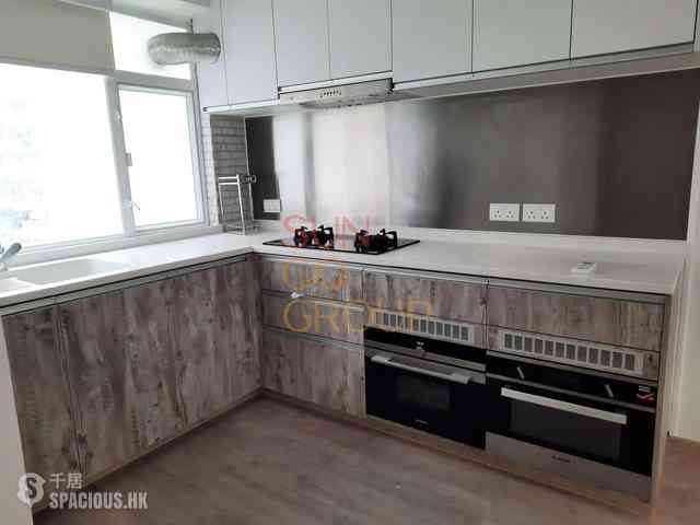 Mid Levels Central - Carlos Court 04