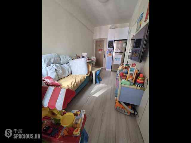 Kennedy Town - Tai Sang Building 01
