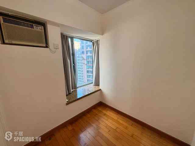 Sheung Wan - Queen's Terrace 05